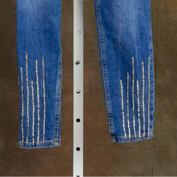 Guess Marilyn Skinny Low Rhinestone Ankle Jeans Denim Size 27 - Picture 3 of 4